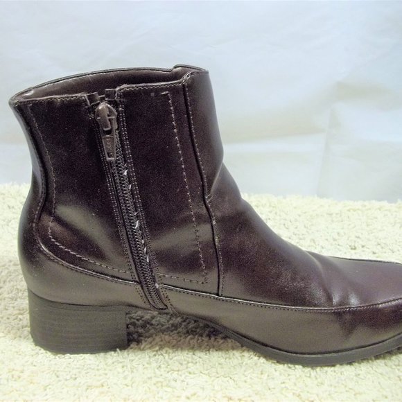 Predictions Womens Ankle Boots Booties Size 7.5W Zipper Small Heel Casual Brown - Picture 4 of 5